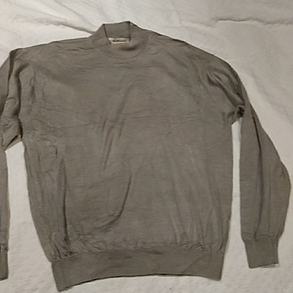 👕    - Picture 2 of 5